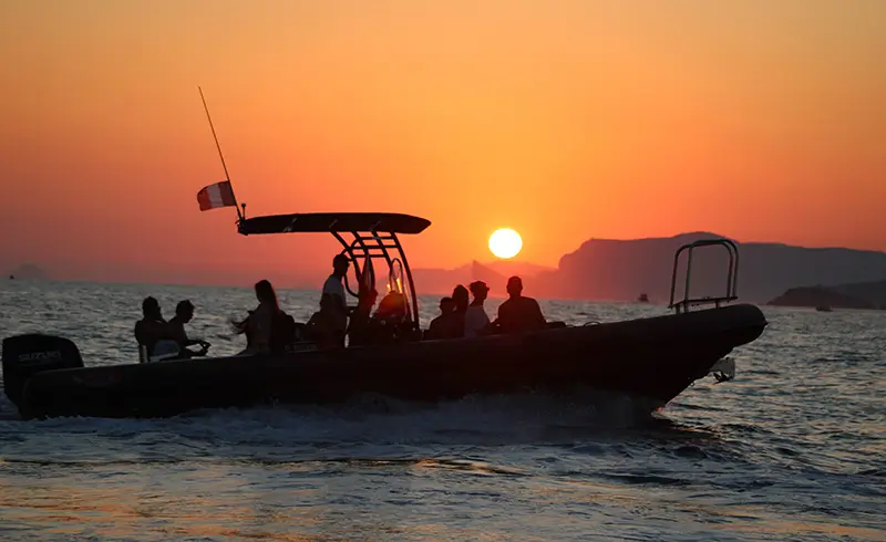 Sortie coucher de soleil en bateau depuis Bandol